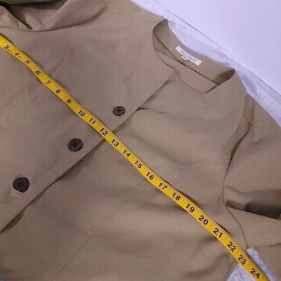 TravelSmith Women's 4 Button Tan Jacket Size L - Picture 8 of 11